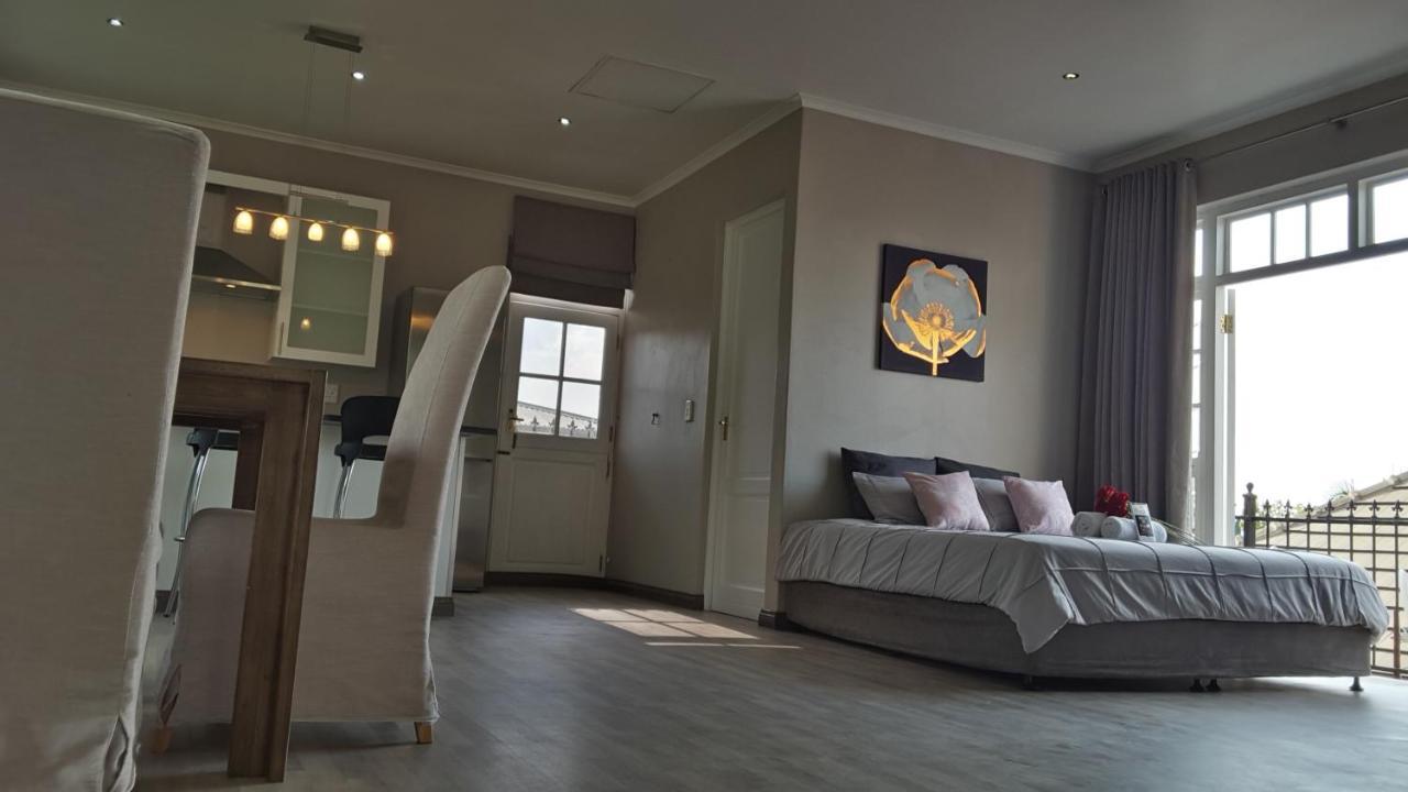 Versailles Pretoria-Noord エクステリア 写真